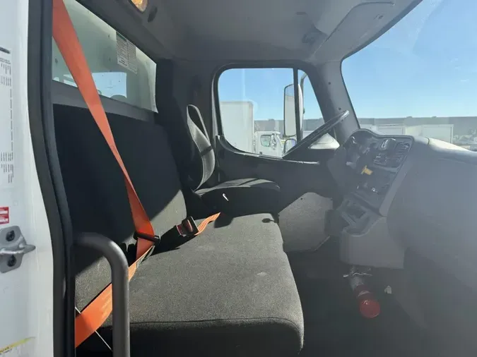 2019 FREIGHTLINER/MERCEDES M2 106