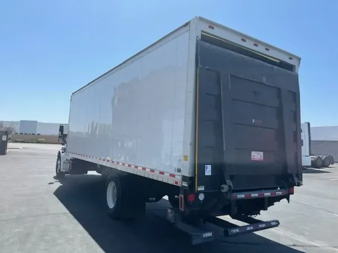 2018 FREIGHTLINER M2 106