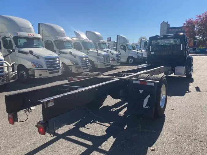 2019 FREIGHTLINER/MERCEDES M2 106