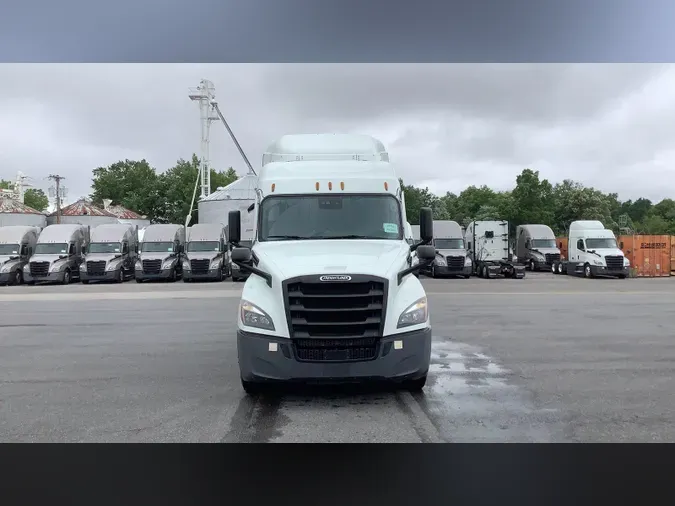 2021 Freightliner Cascadia 126