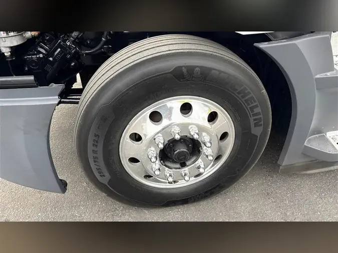 2021 FREIGHTLINER CA126