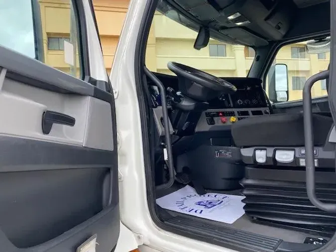 2020 Freightliner Cascadia