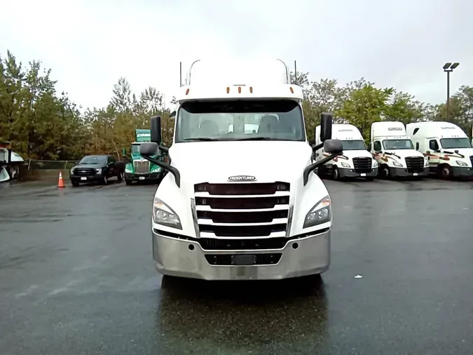 2020 Freightliner Cascadia 126