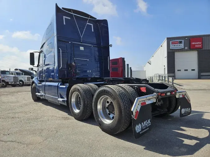 2019 VOLVO VNL64T760
