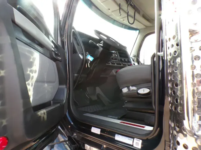 2026 Kenworth T880a8af335617f6f3e4bb2ff3de34c091f0