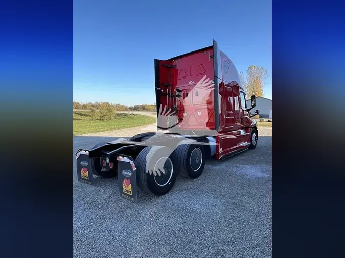 2020 FREIGHTLINER CASCADIA 126