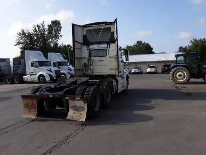 2017 Volvo VNL300