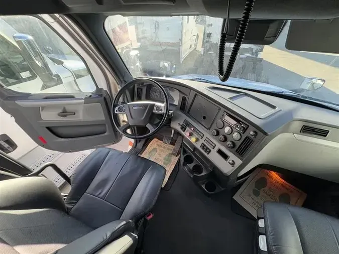 2022 FREIGHTLINER CA126