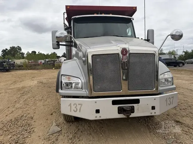 2016 KENWORTH T880