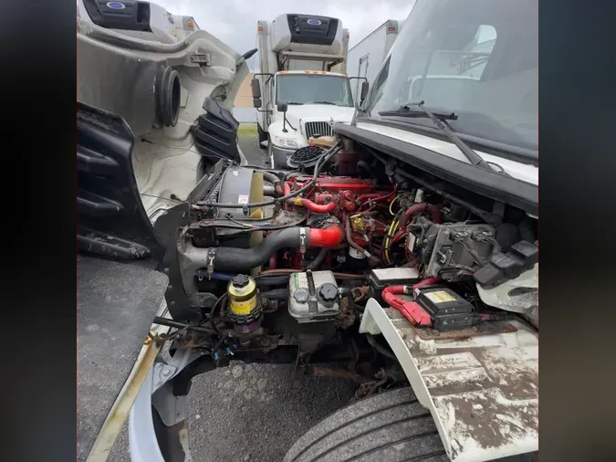 2019 FREIGHTLINER M2 106