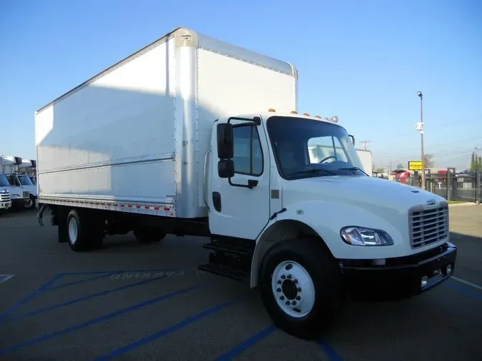 2018 Freightliner Business Class M2 106