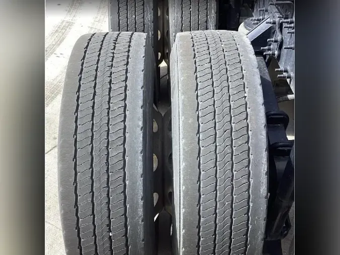 2025 VOLVO VNL64T860a8bddd0dcfbf11c904d1661cc250d3d1