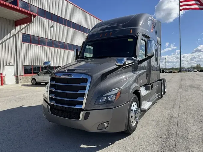 2024 Freightliner CASCADIA 126