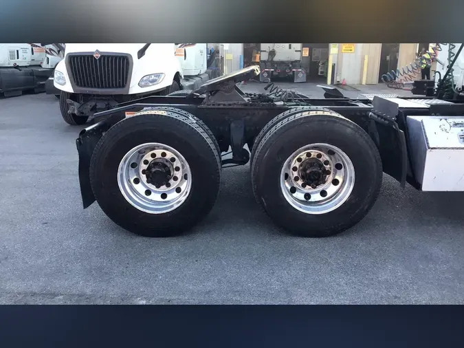 2022 Freightliner Cascadia 126a8c5244919b6407dbf28b2b219e5f810