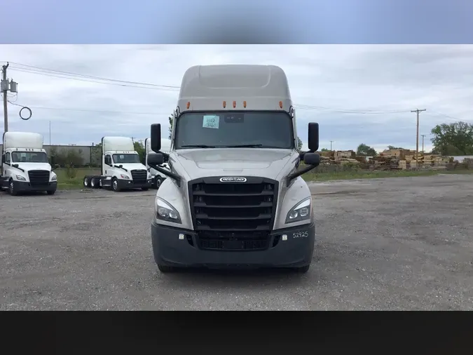 2022 Freightliner Cascadia 126