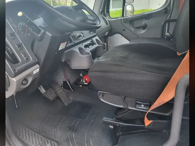 2018 FREIGHTLINER/MERCEDES M2 106