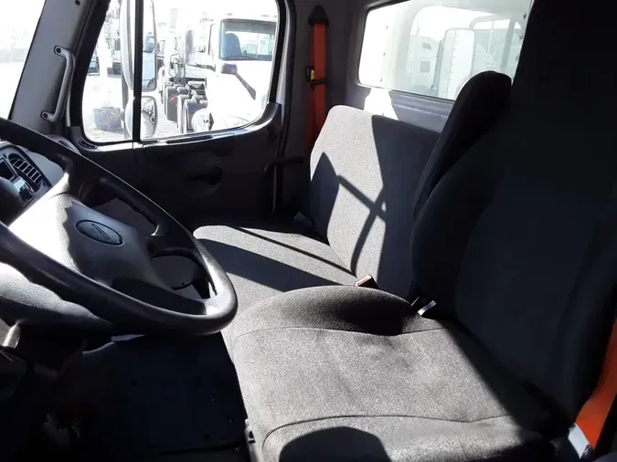 2019 FREIGHTLINER/MERCEDES M2 106a8cb36345e8aa5e7f6c801cab2b41369