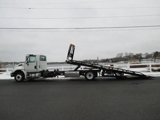 2018 INTERNATIONAL 4300LP