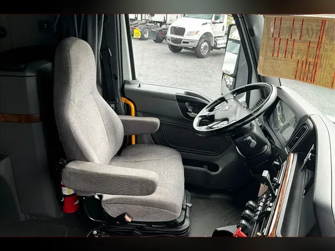 2021 INT LT625 6x4