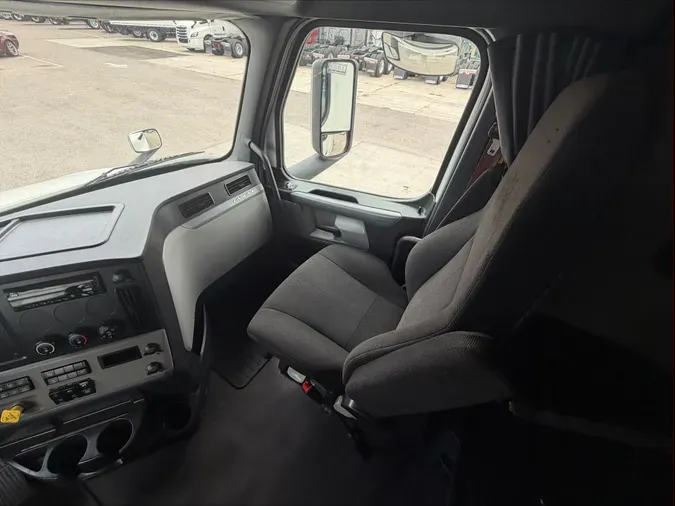 2020 Freightliner Cascadia 126