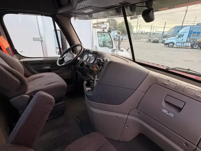 2019 FREIGHTLINER/MERCEDES CASCADIA 125