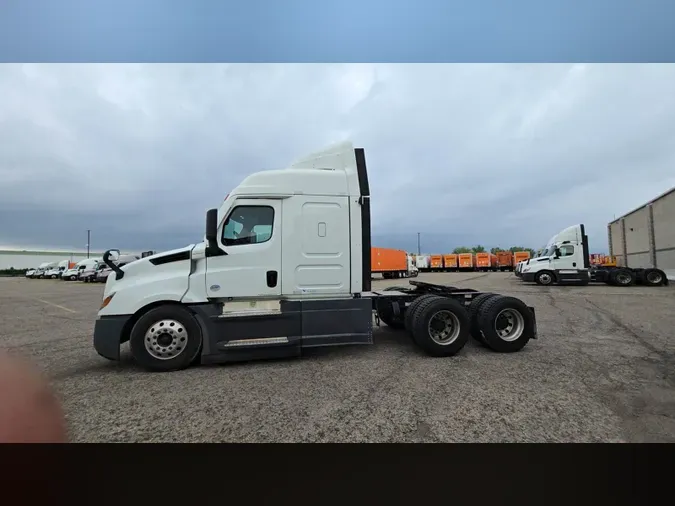 2022 Freightliner Cascadia 126