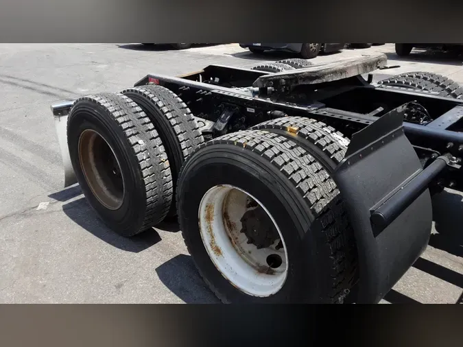 2018 Volvo VNL300