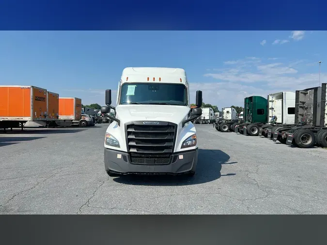 2021 Freightliner Cascadia 126