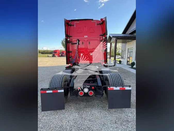 2018 FREIGHTLINER CASCADIA 126