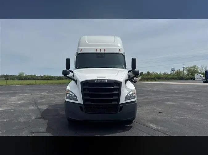 2021 FREIGHTLINER CA126