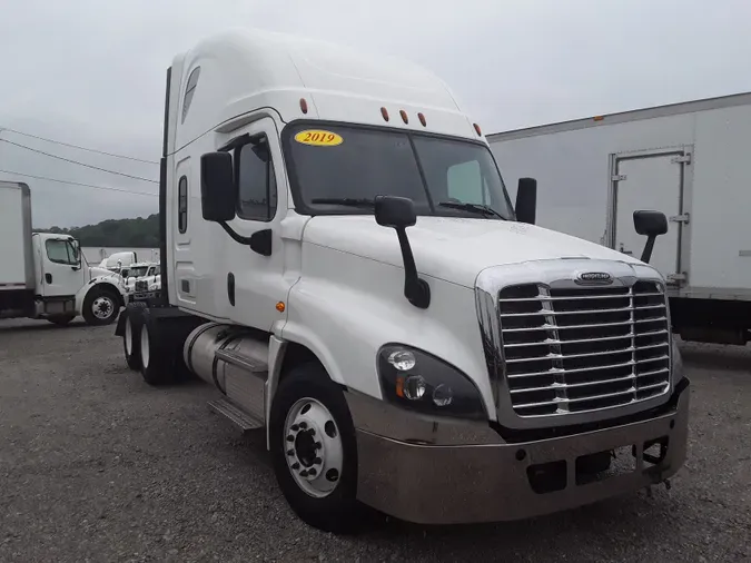 2019 FREIGHTLINER/MERCEDES CASCADIA 125