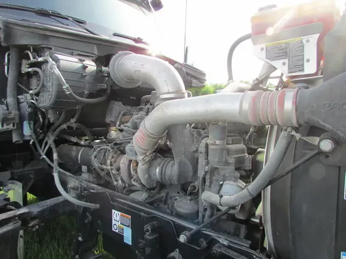 2023 Kenworth W990