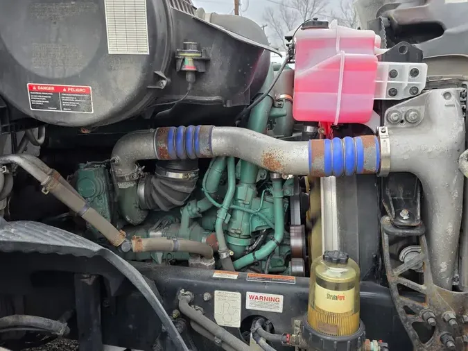 2020 VOLVO VNR64T-640a8dfda803f83d45eb8f54cb7720ea461