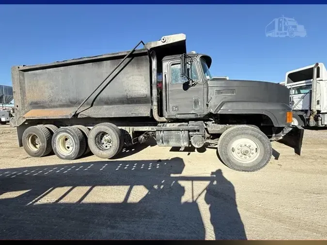 1996 MACK CL753