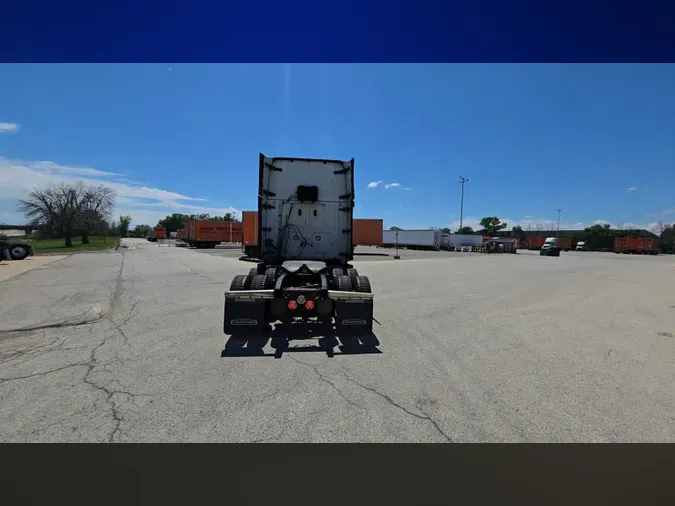2022 Freightliner Cascadia 126