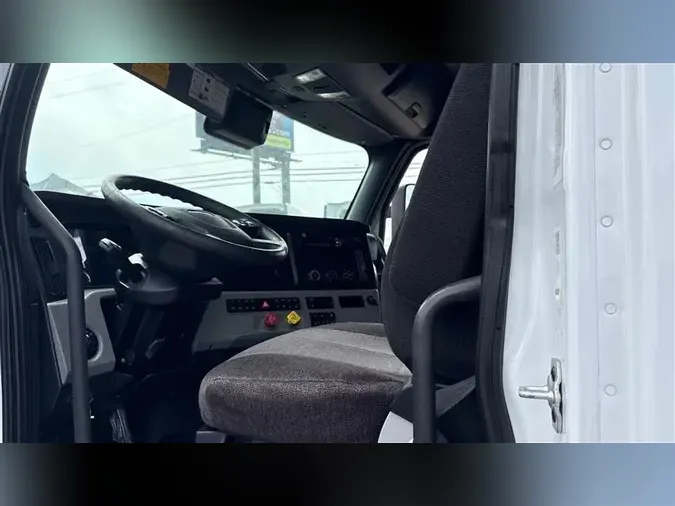 2022 FREIGHTLINER CA126