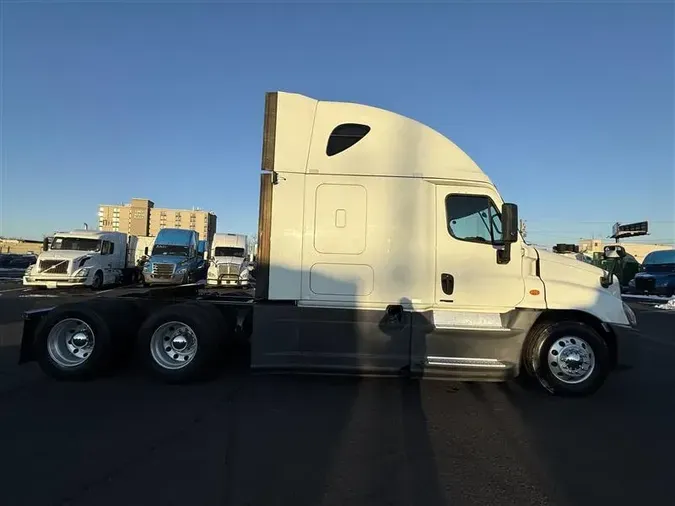 2017 FREIGHTLINER CASCADIA EVOLUTION