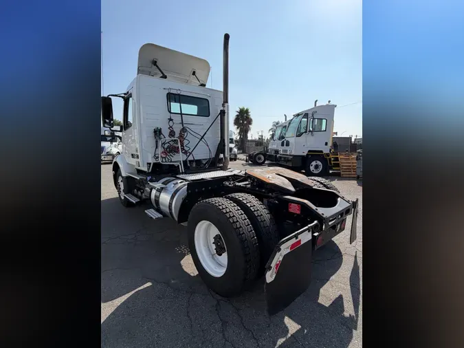 2020 VOLVO VNR42T 300a8eeb0e94a00442af2437716f5064ead