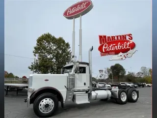 2015 PETERBILT 389