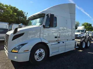 2019 VOLVO VNR64T-640