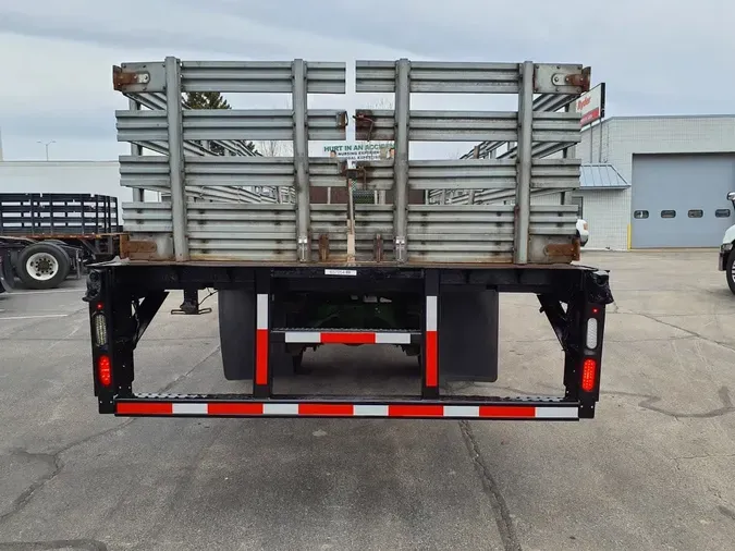 2016 FREIGHTLINER/MERCEDES M2 106