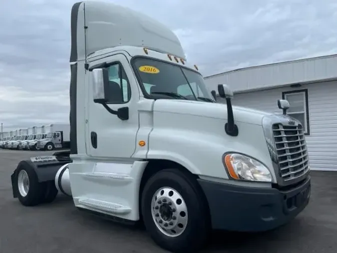 2016 FREIGHTLINER/MERCEDES CASCADIA 125