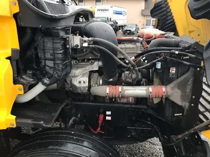 2016 FREIGHTLINER X12564ST