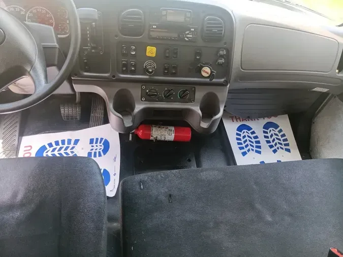 2018 FREIGHTLINER M2 106