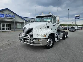2018 MACK CXU613