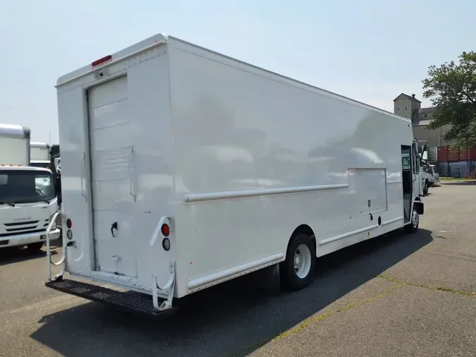 2017 FRTLR CUSTOM CHASSIS CORP MT55