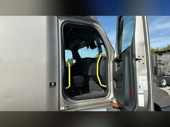 2025 Freightliner Cascadia 126a9060b0f32259d6de962253bda444787