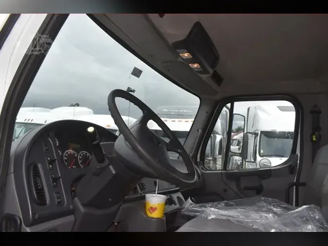 2014 FREIGHTLINER BUSINESS CLASS M2 106
