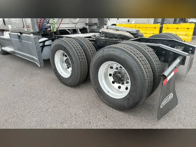2025 Freightliner Cascadia 126