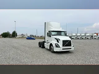 2018 Volvo VNL300